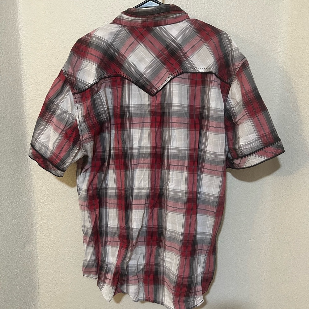 Men’s Buckle Button Down